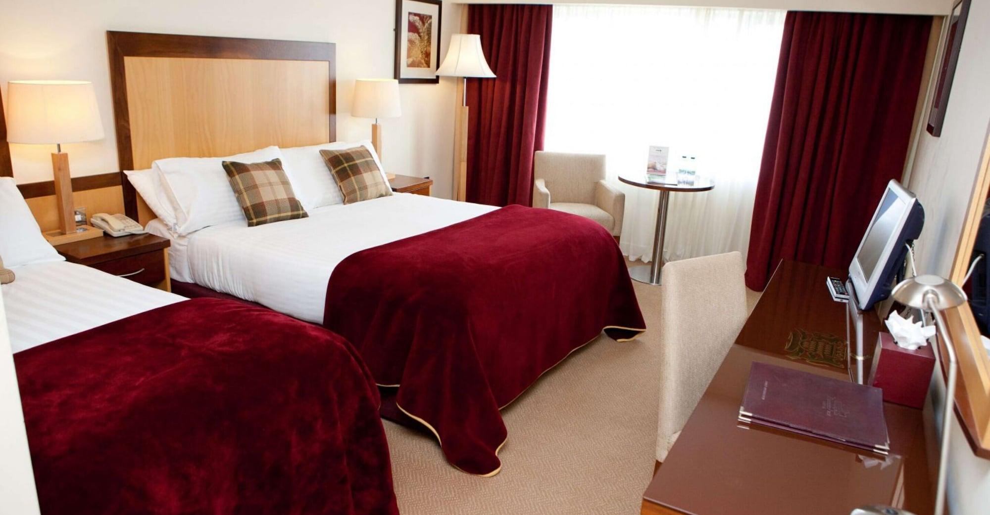 Headfort Arms Hotel เคลส์ ภายนอก รูปภาพ