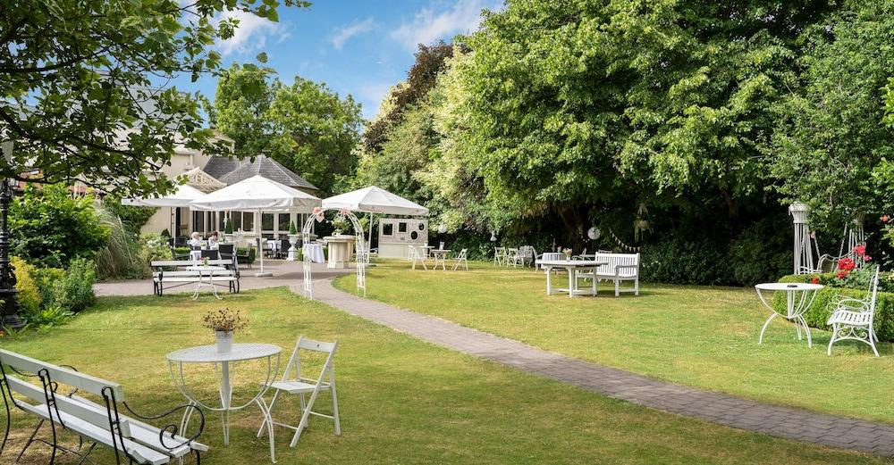 Headfort Arms Hotel เคลส์ ภายนอก รูปภาพ