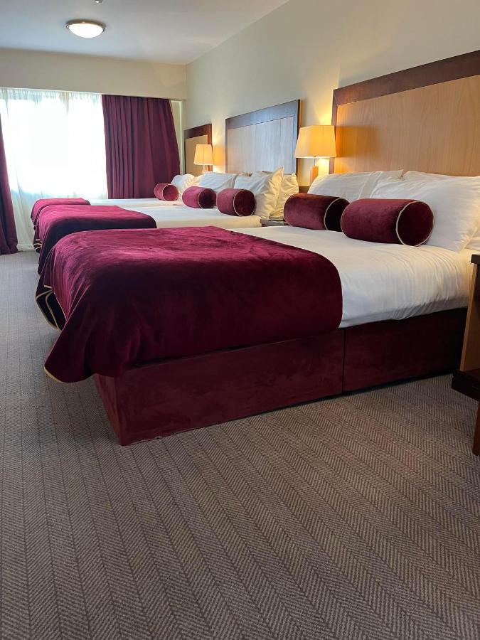 Headfort Arms Hotel เคลส์ ภายนอก รูปภาพ