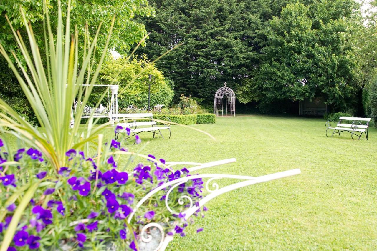 Headfort Arms Hotel เคลส์ ภายนอก รูปภาพ
