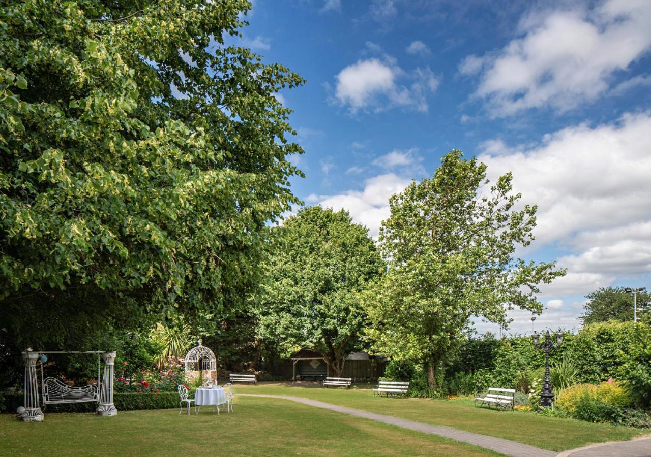 Headfort Arms Hotel เคลส์ ภายนอก รูปภาพ