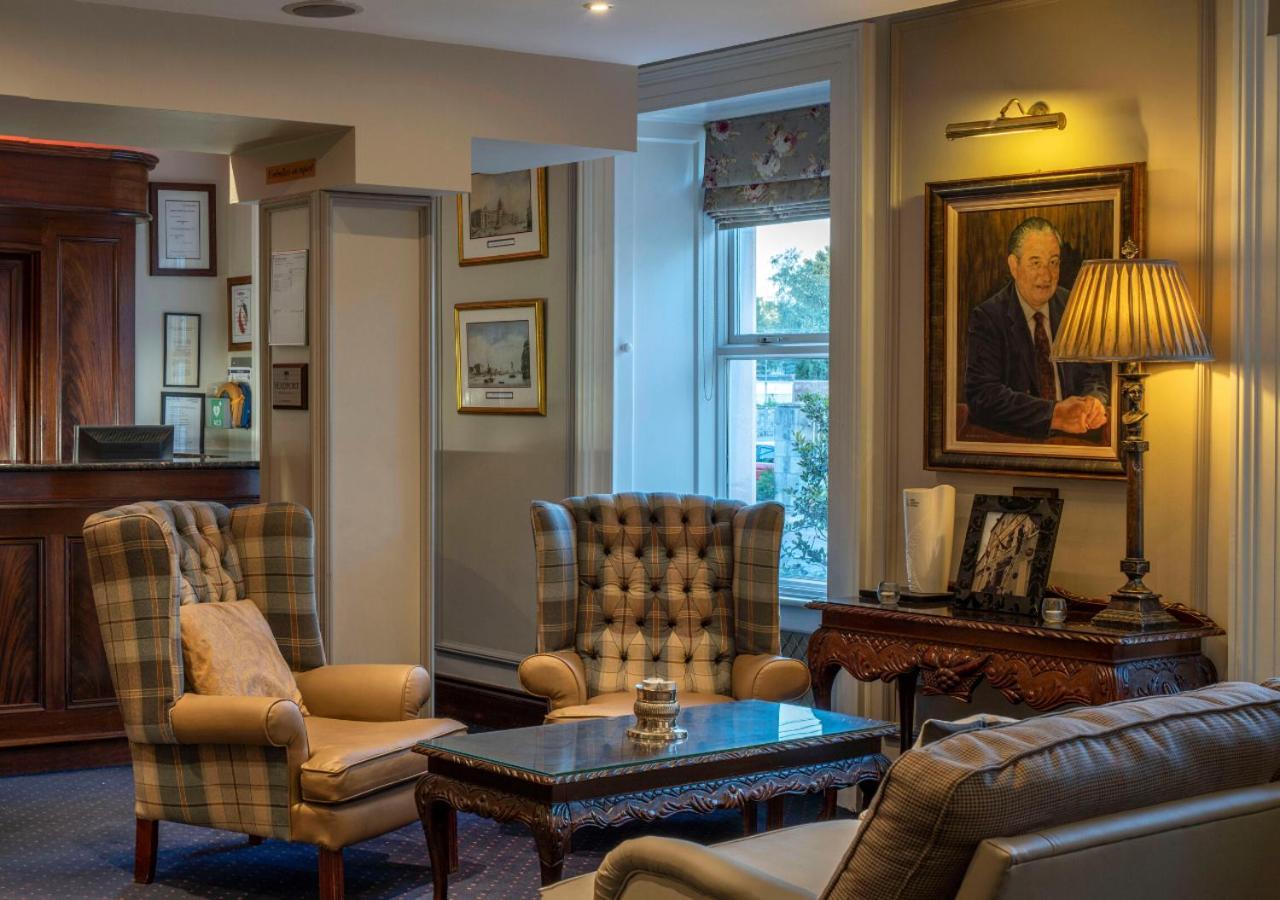 Headfort Arms Hotel เคลส์ ภายนอก รูปภาพ