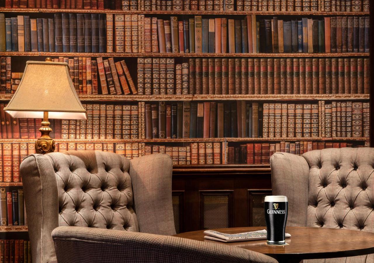 Headfort Arms Hotel เคลส์ ภายนอก รูปภาพ